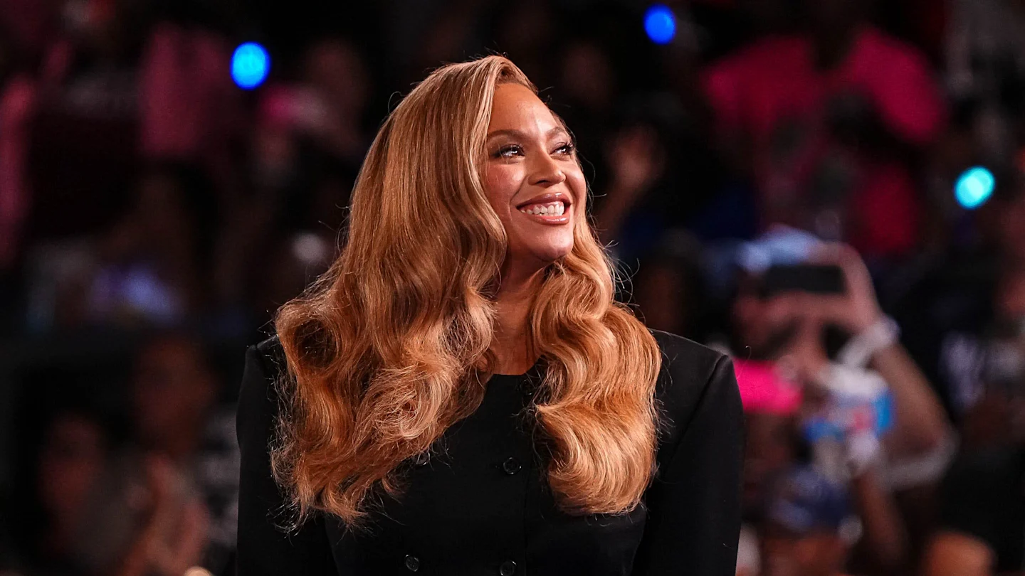 Blue Ivy Carter’s Daring Model Flip Heads at Lakers Sport with Jay-Z