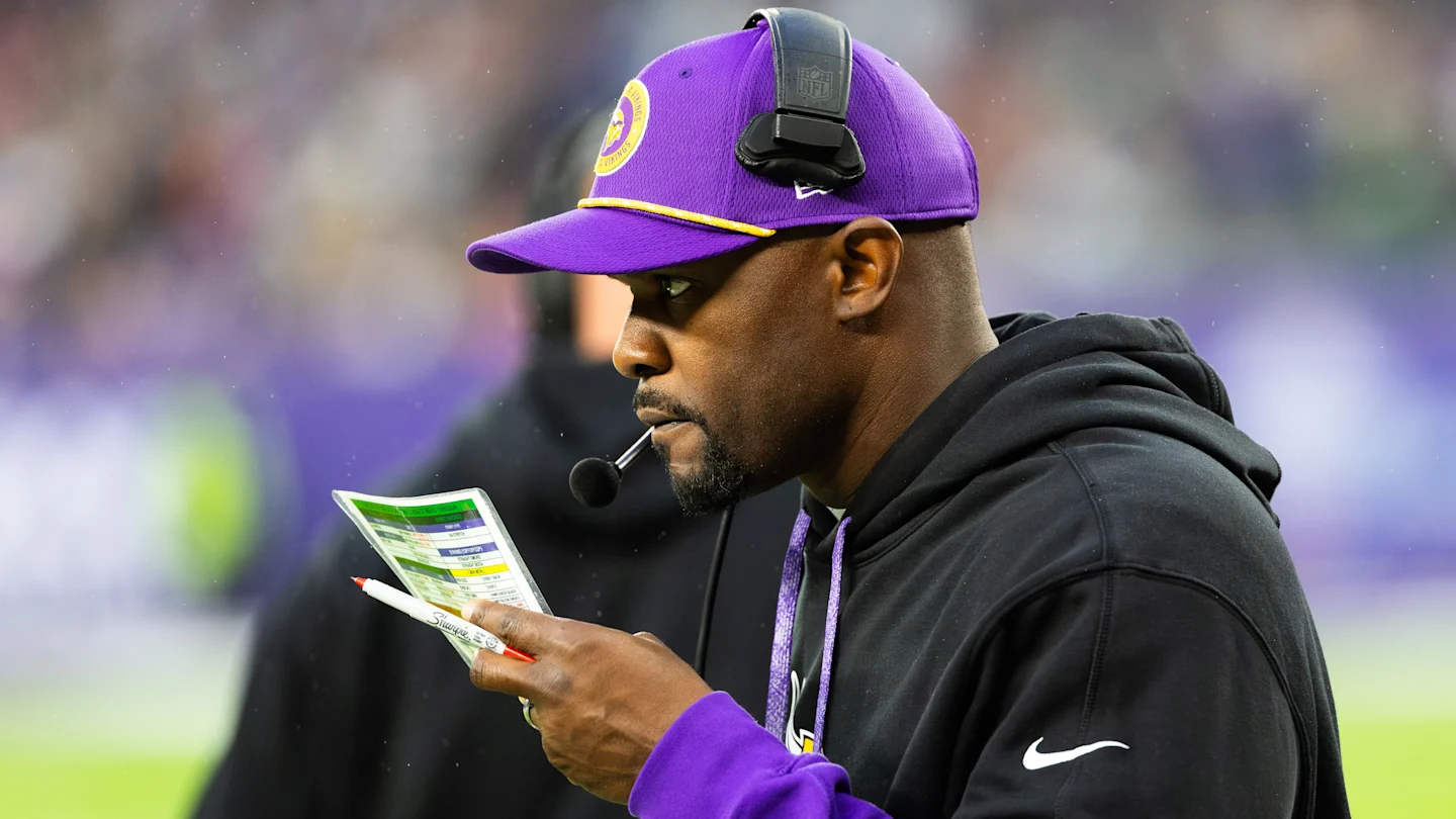 Brian Flores Poised to Stay as Vikings’ Defensive Coordinator
