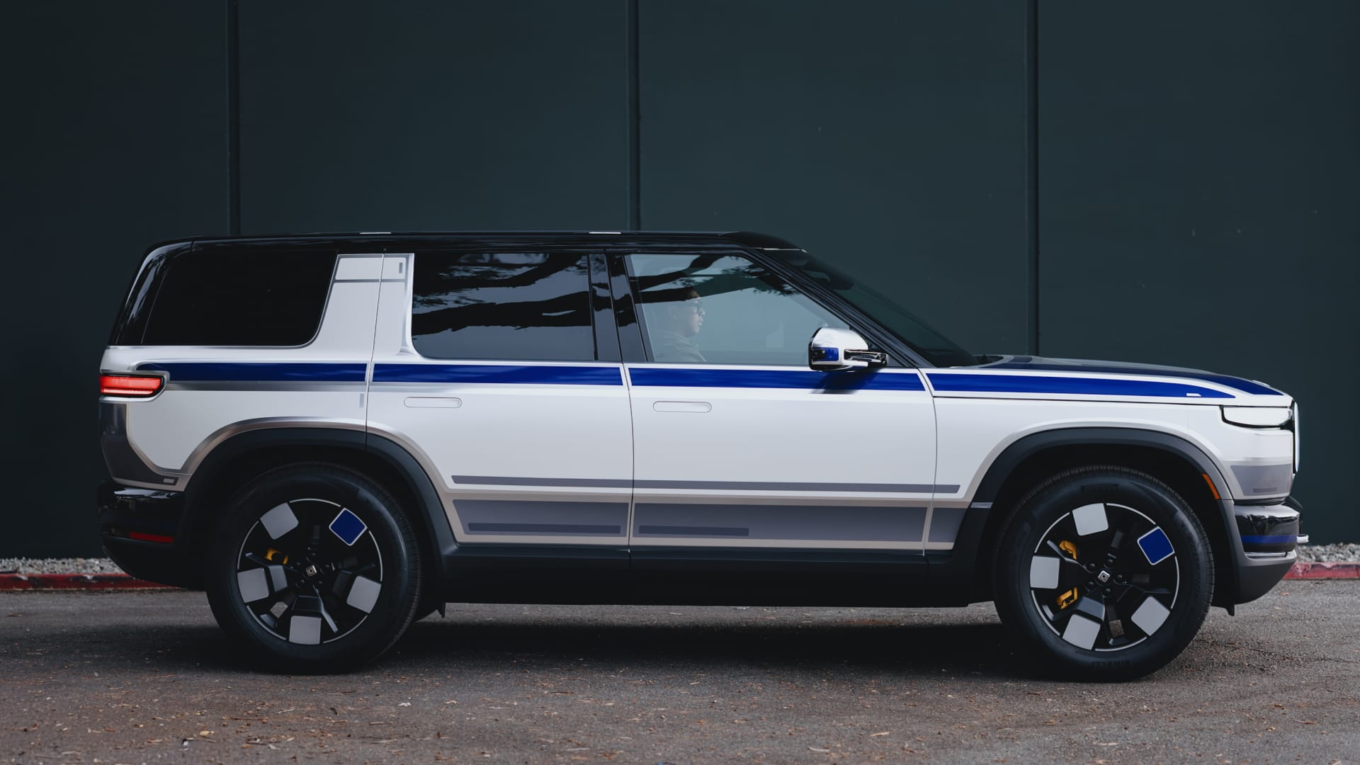 Rivian Unveils Superior AI Know-how and Formidable Robotaxi Plans