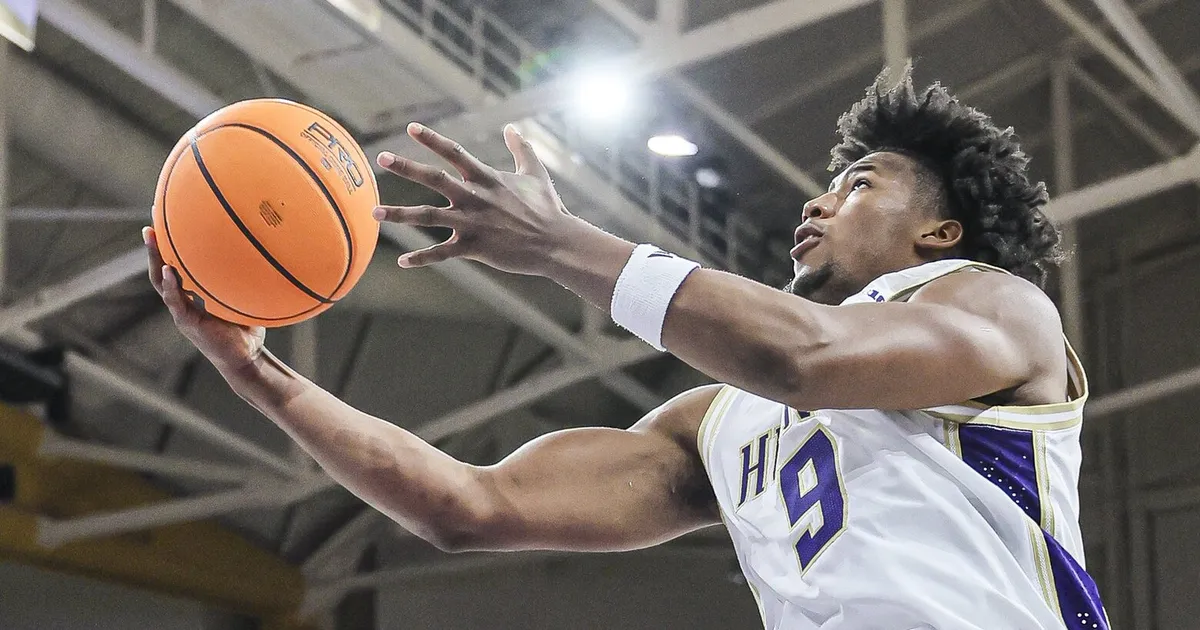 Washington Huskies Seek Crucial Victory Against USC