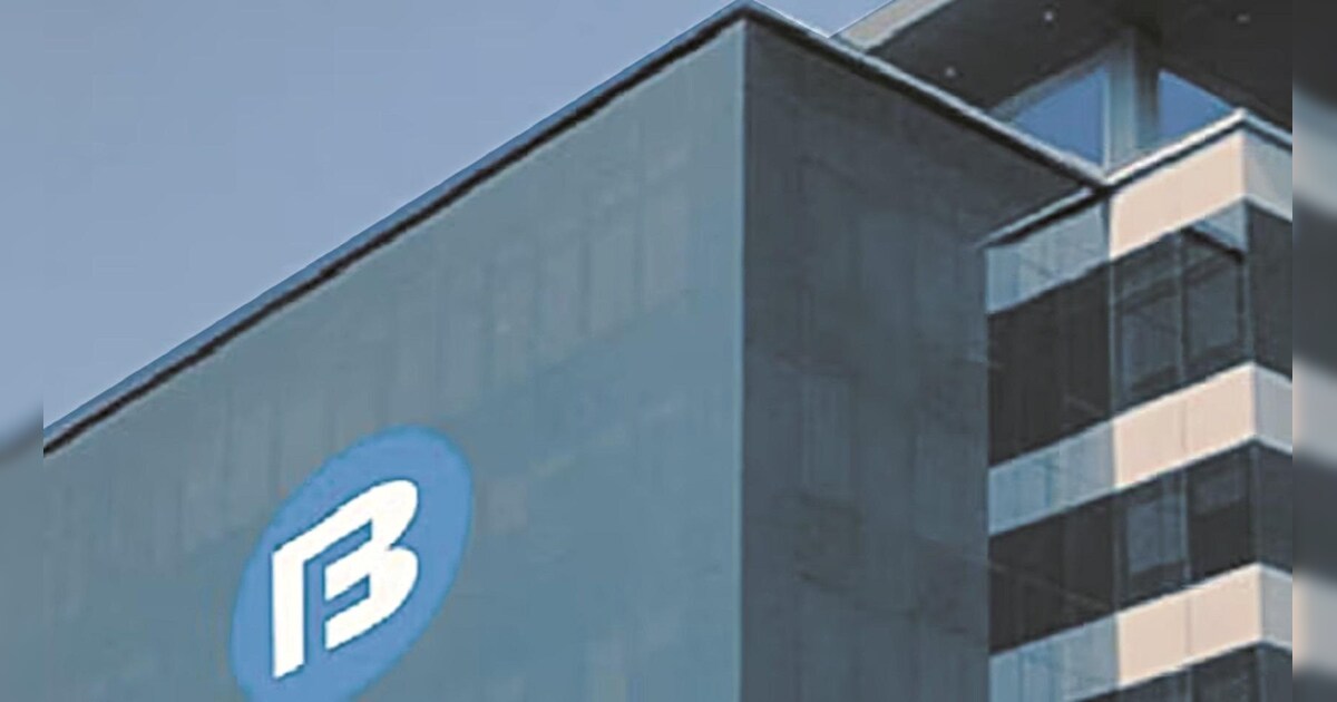 Bajaj Finserv Aims for ₹24,000 Crore Profit and 220 Million Customers by 2030