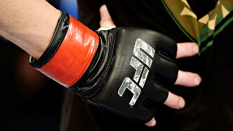 Max Holloway vs. Charles Oliveira Set for UFC 326 Showdown