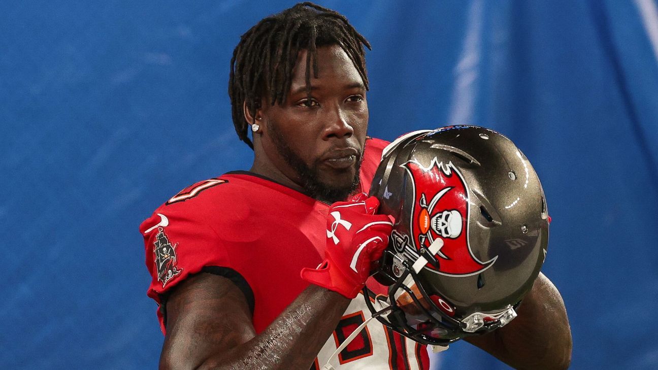 Buccaneers Signal DE Jason Pierre-Paul Following Profitable Tryout