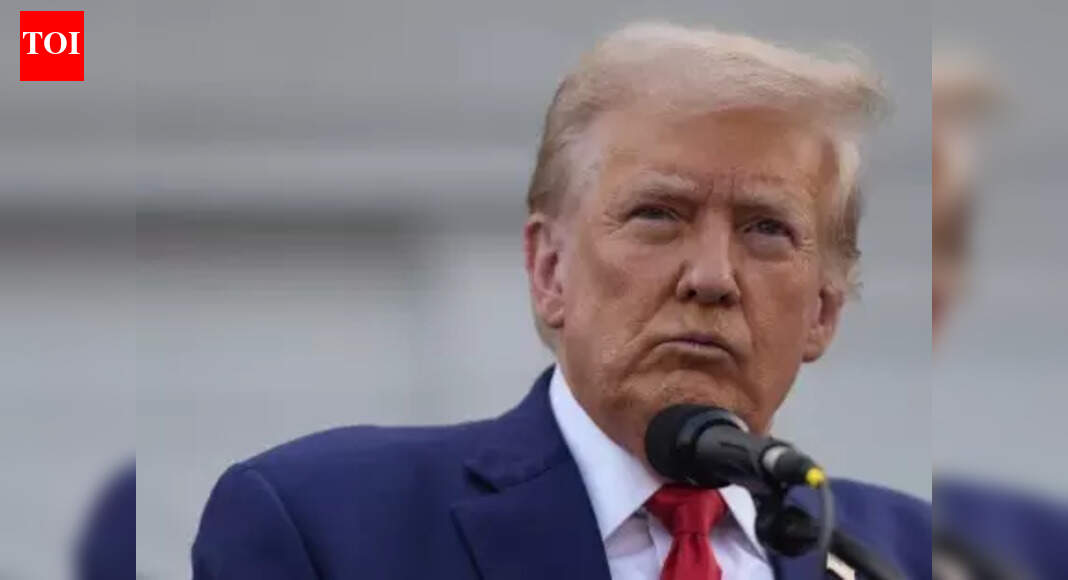 Trump Imposes Naval Blockade on Venezuelan Oil Tankers, Intensifying Stress on Maduro