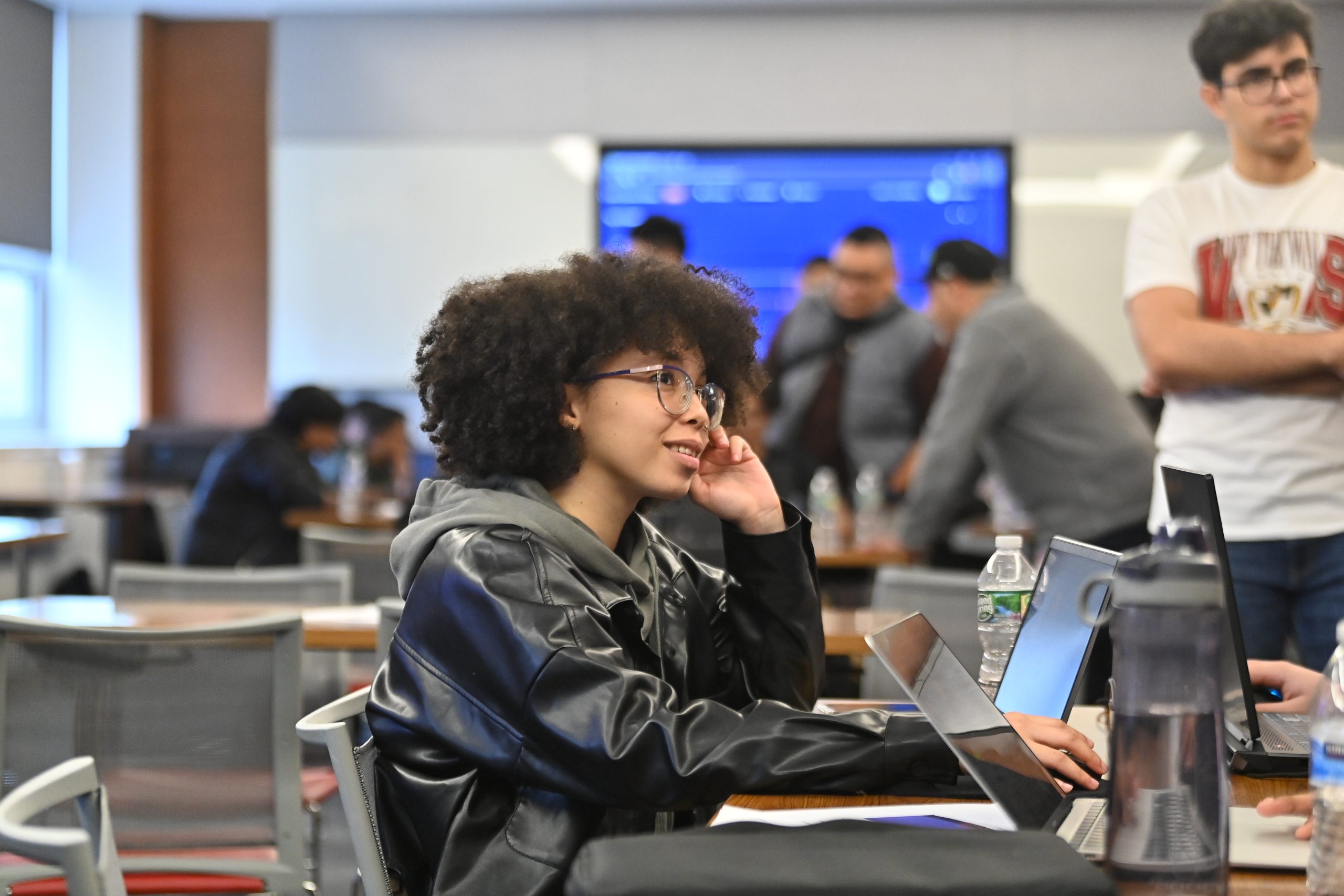 Navigating the Job Market: The Impact of AI on Today’s College Graduates