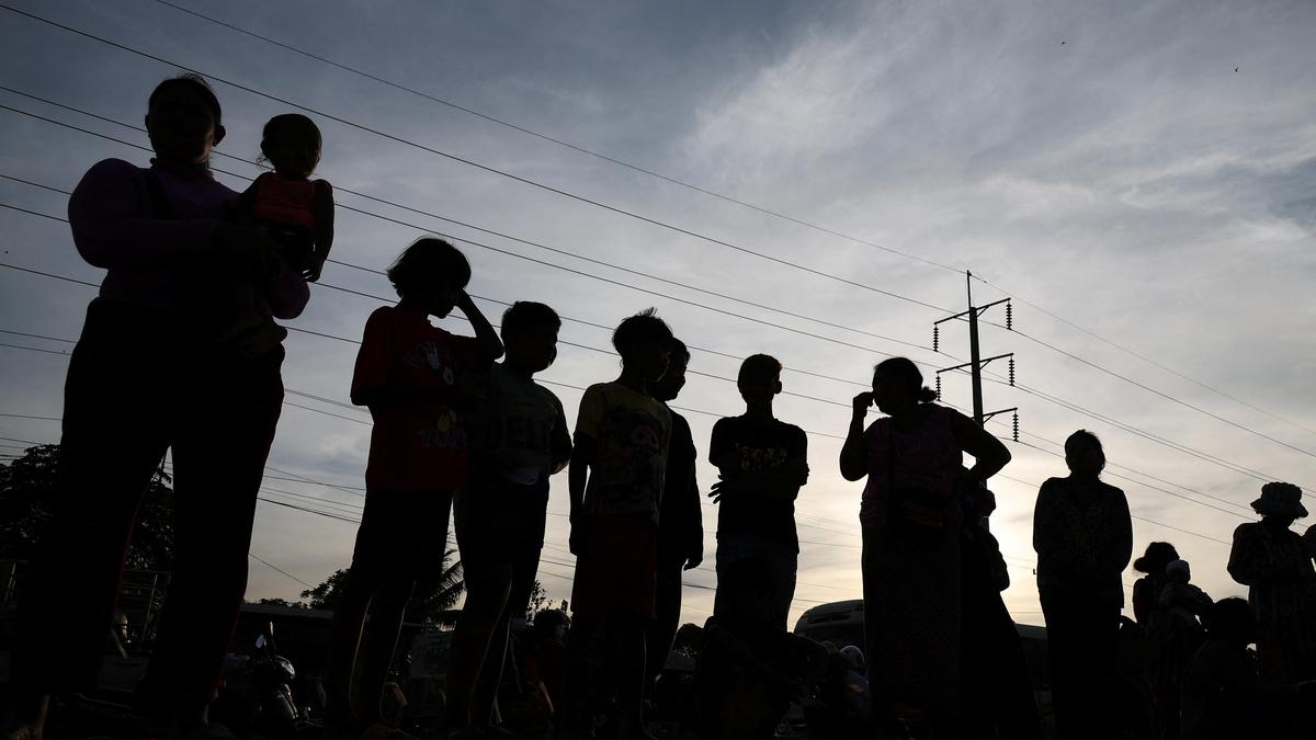 Thailand Imposes Coastal Curfew Amid Escalating Border Clashes with Cambodia