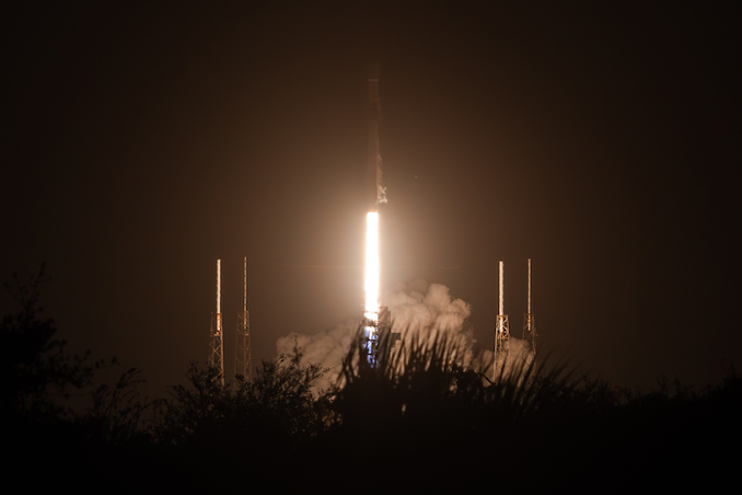 SpaceX Efficiently Conducts a hundred and twentieth Starlink Mission with Midnight Falcon 9 Launch