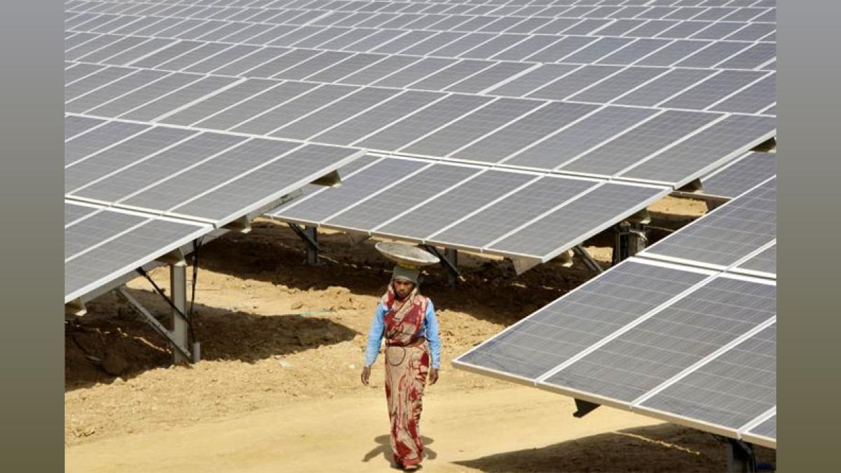 MNRE Clarifies No Halt on Renewable Finance: Rediff Moneynews