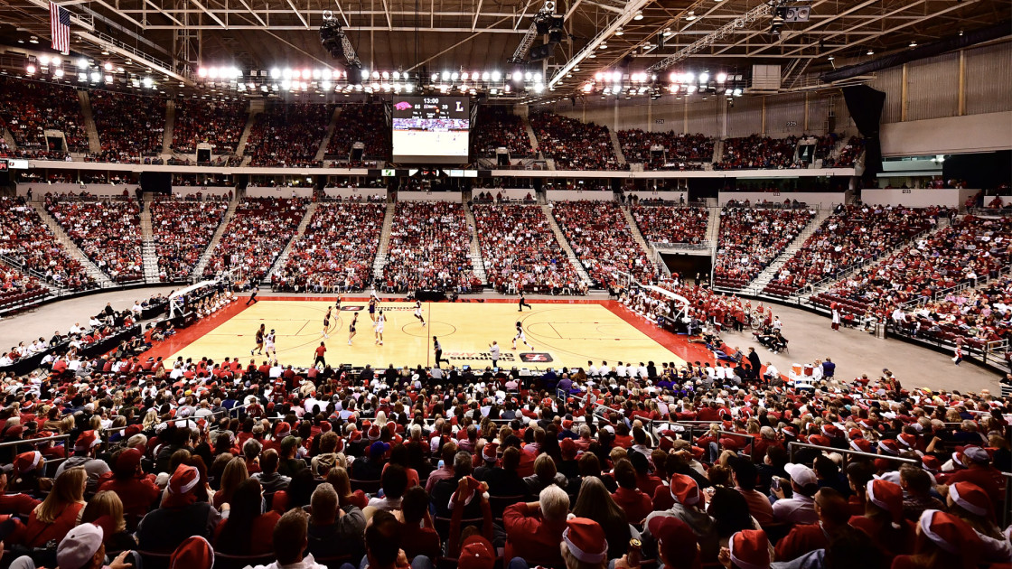MBB Showdown: Arkansas vs. Fresno State in North Little Rock