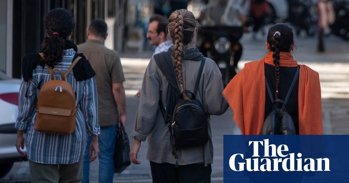 Iranian Marathon Organizers Arrested for Allowing Women to Run Without Hijabs