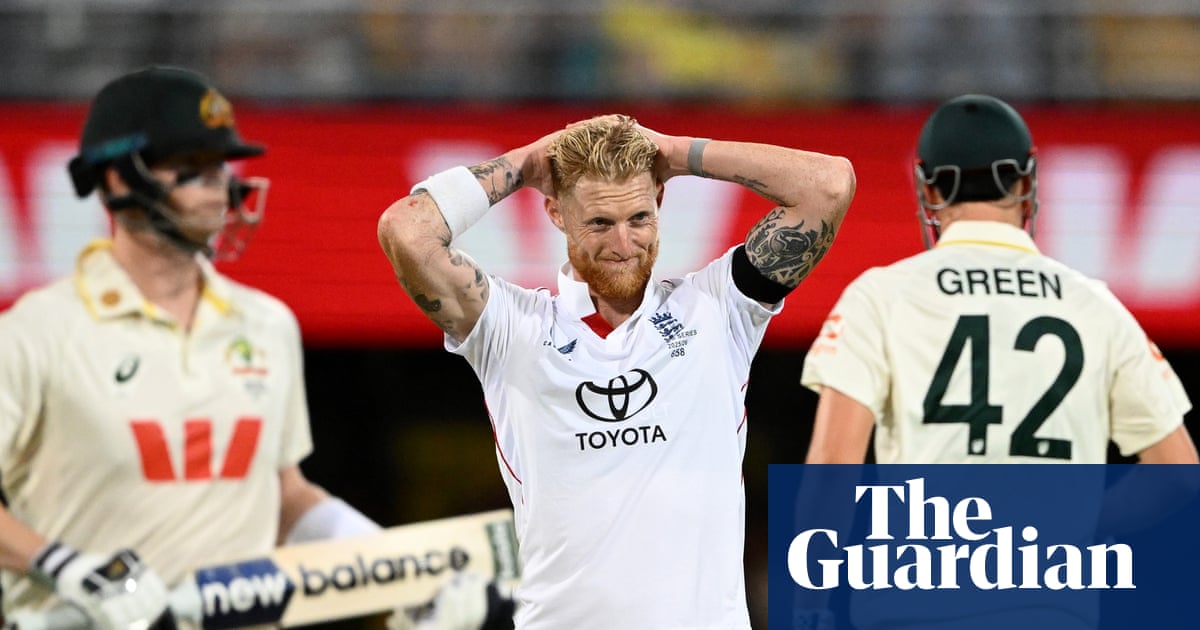 Australia Capitalizes on England’s Dropped Catches in Second Ashes Test