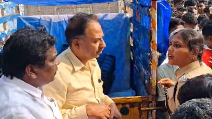 IPS Officer Intervenes as Bussy Anand Requires Extra Attendees at Vijay’s Restricted Puducherry Rally