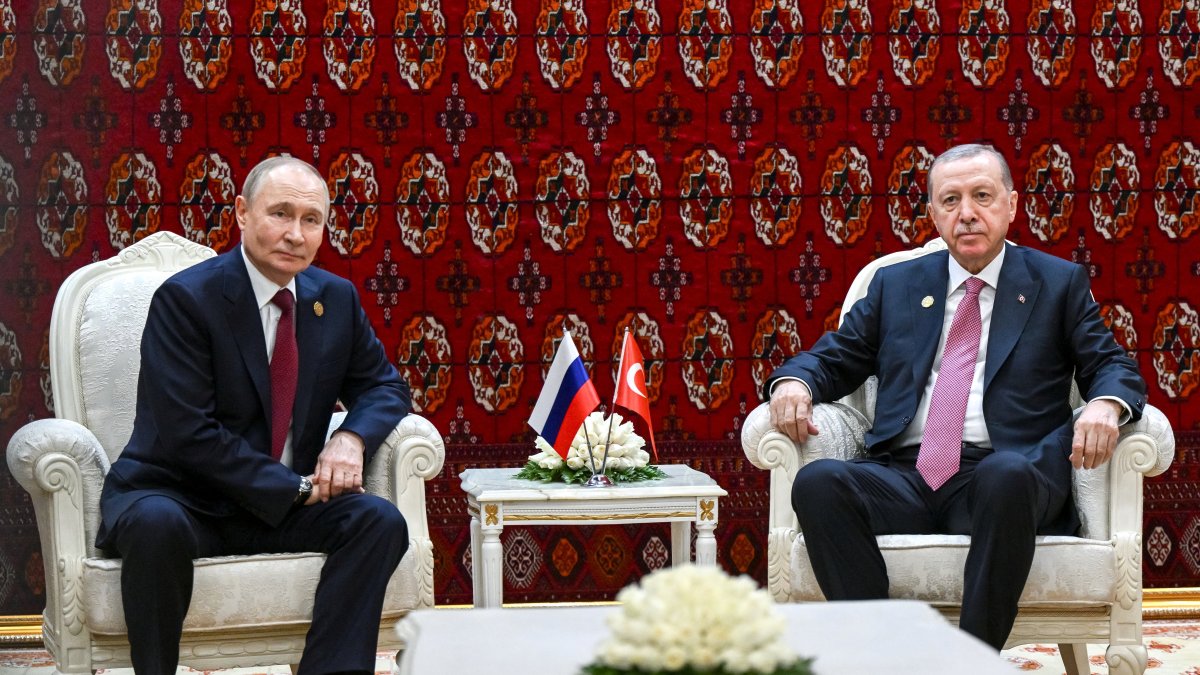 Erdoğan and Putin Talk about Paths to Peace