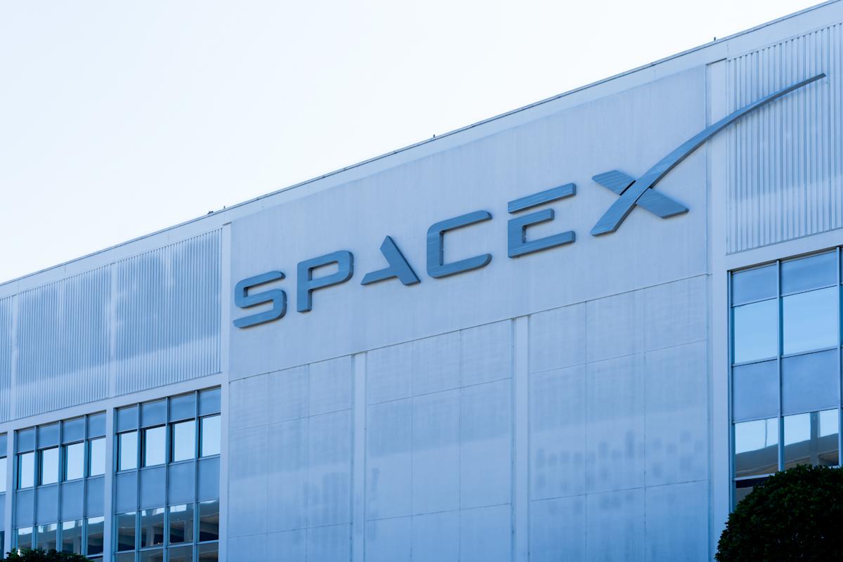 SpaceX to Launch Insider Share Offering at Unprecedented Valuation