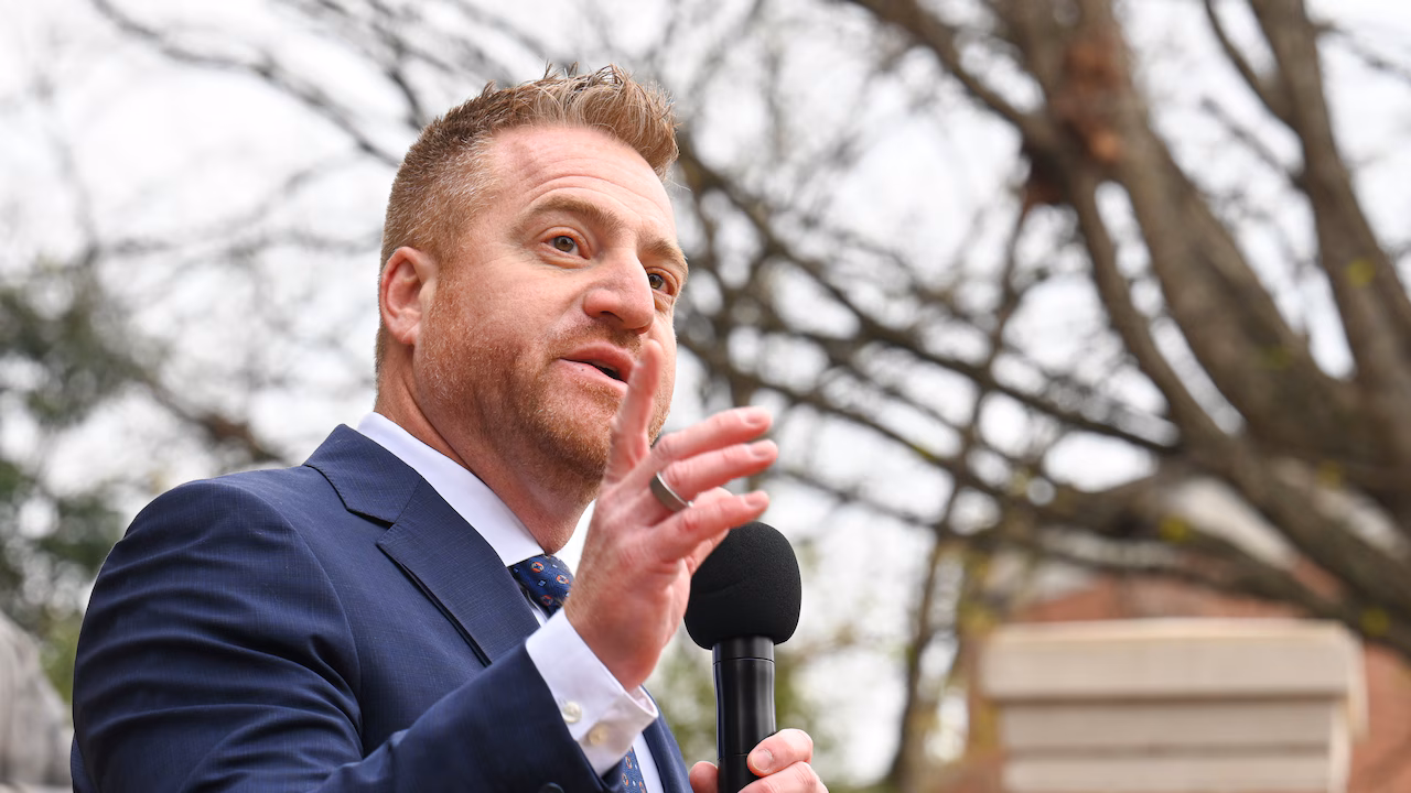 Alex Golesh Broadcasts New Offensive Coordinator, Highlights Key Contributions