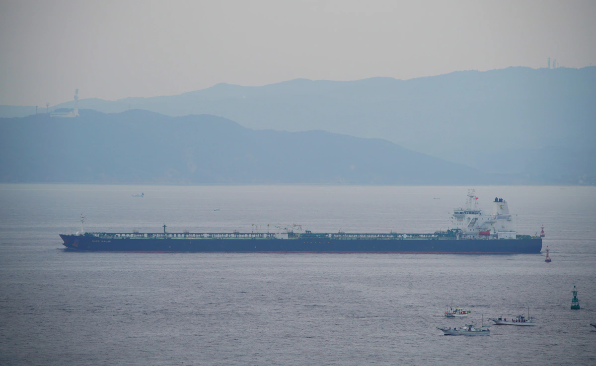 Iran Captures Oil Tanker with Unlawful Gas, 18 Crew Members Together with Indians