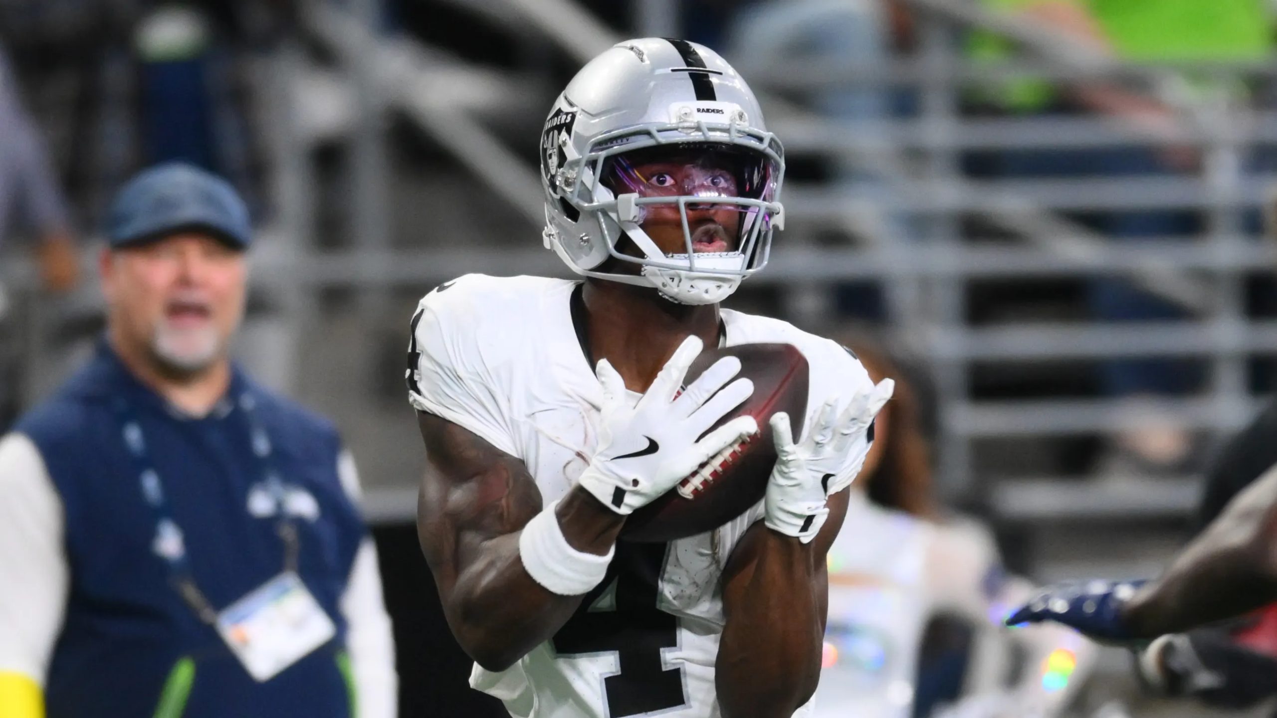 Raiders Sign New Wide Receiver Ahead of Broncos Matchup