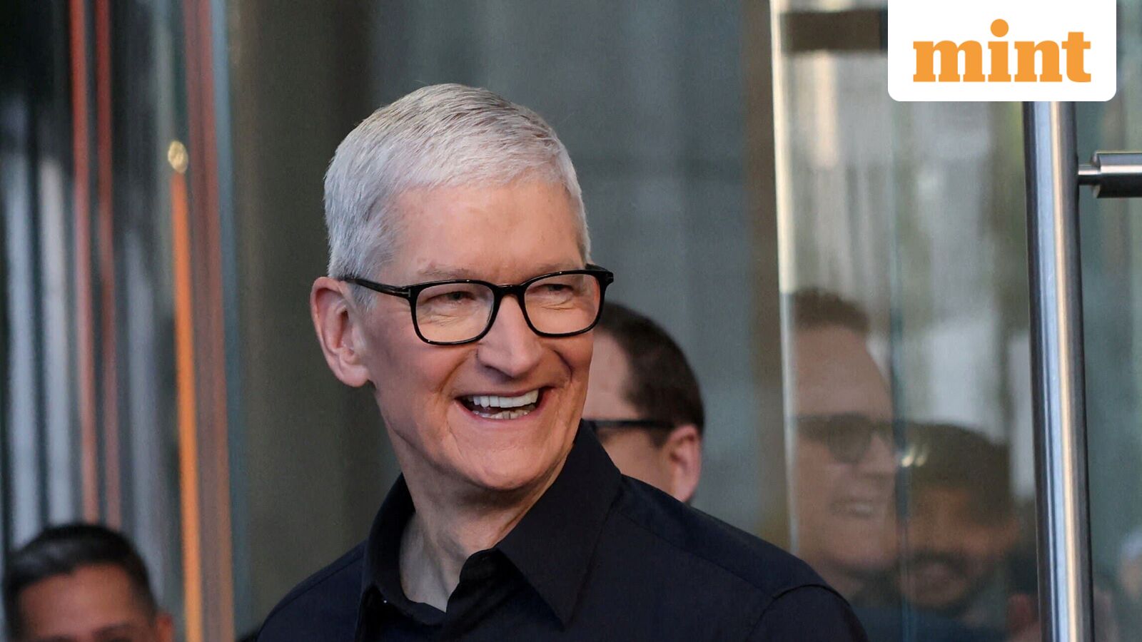Apple’s Management Exodus: What It Reveals About the Future of the Tech Giant