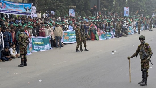 Tarique Rahman Reunites with Khaleda Zia Following His Return to Bangladesh
