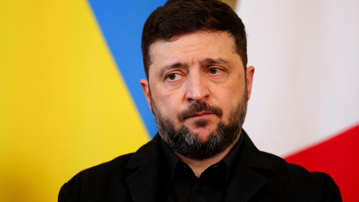 Zelenskyy Proposes Safety Ensures Over NATO Membership, Resists US Strain on Territory Cession