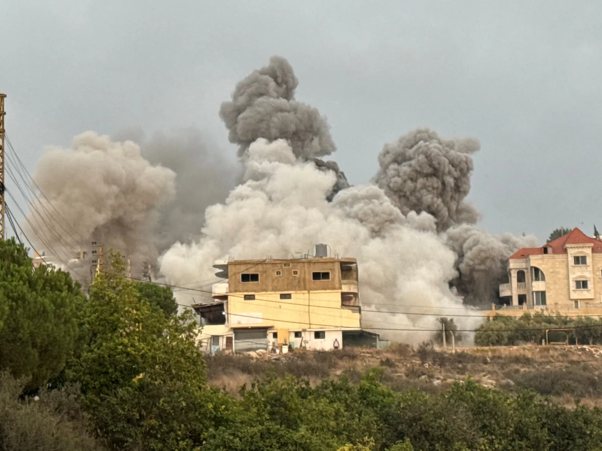 Escalation in Tensions: Israel’s New Air Strikes on Lebanon Challenge Truce Efforts