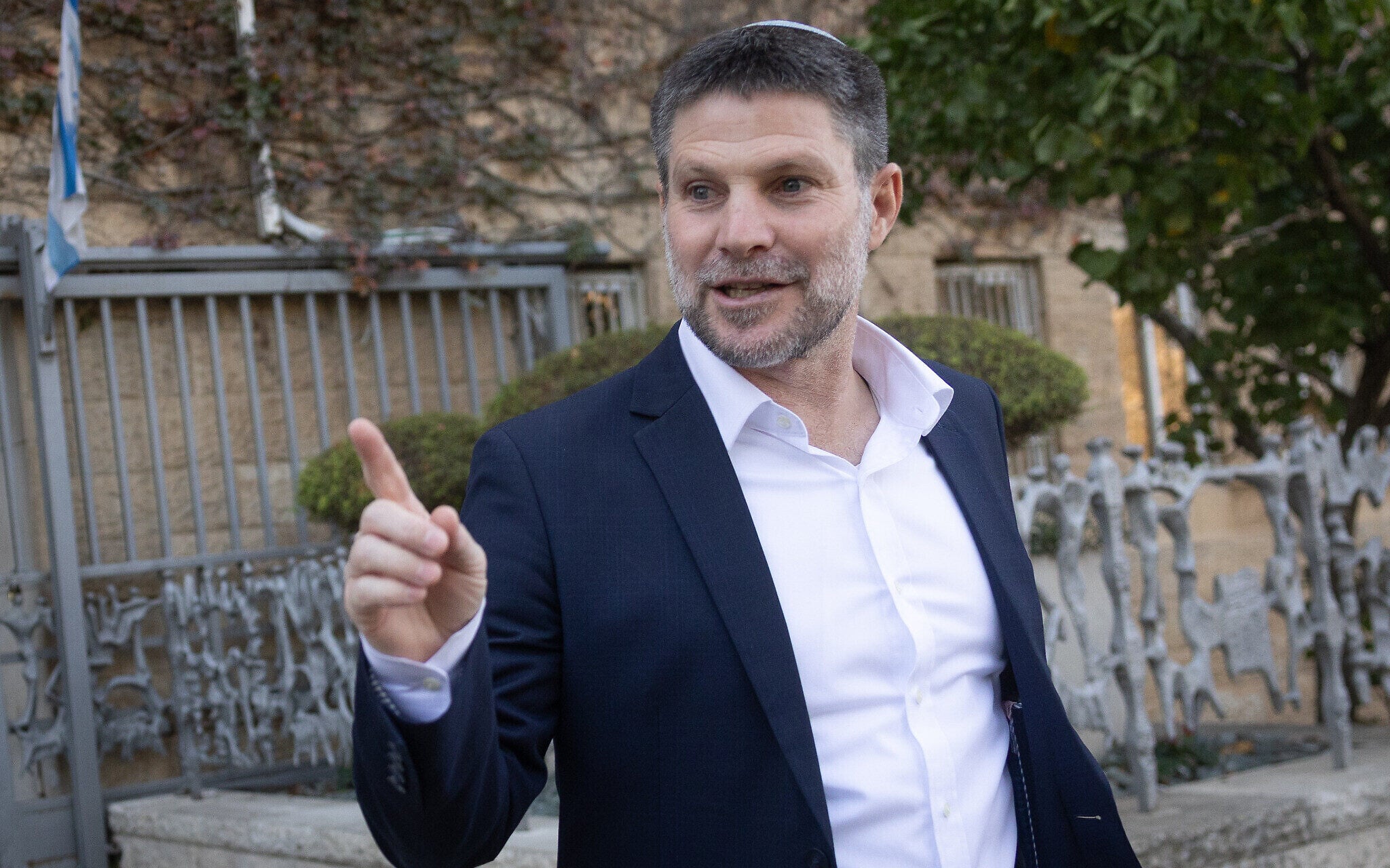 Smotrich Warns Banks of Elevated Taxes for Addressing Buyer Advantages