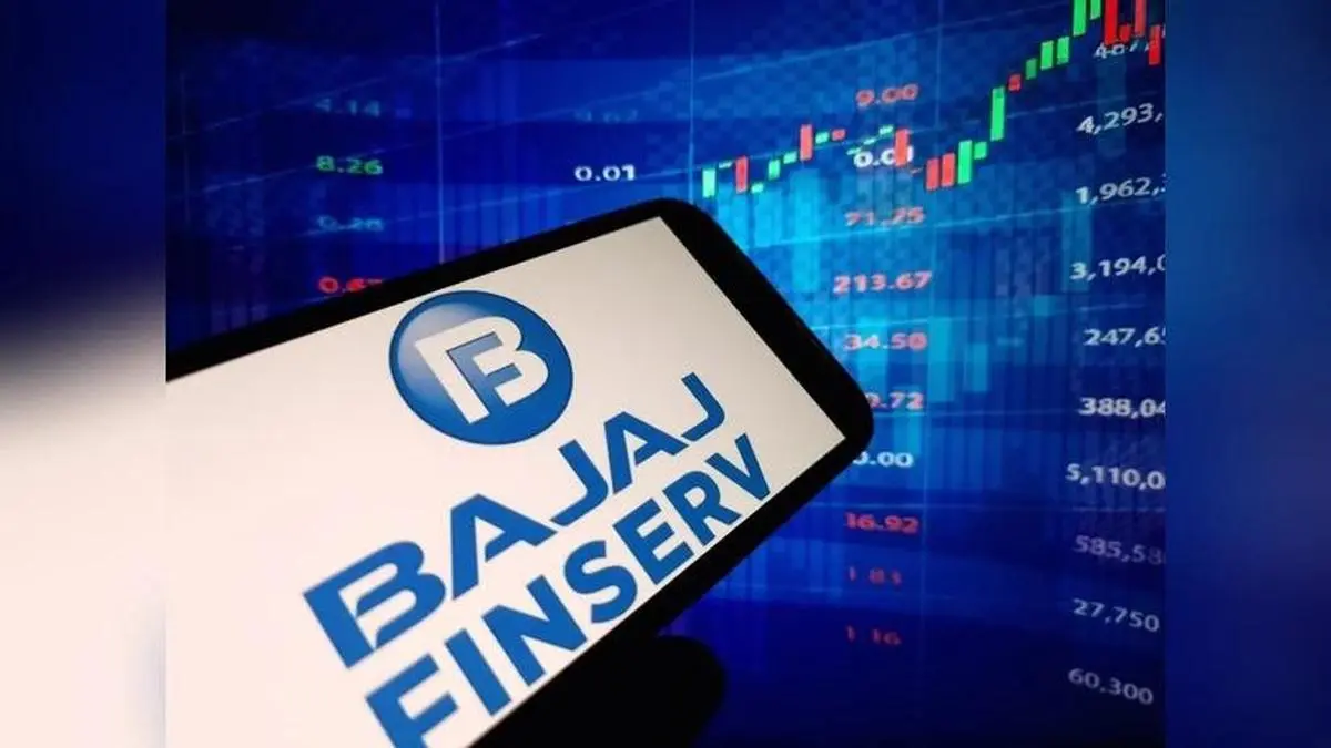 Bajaj Finance Rises 1.72% Amidst Housing Finance Setbacks Despite RBI Rate Cut