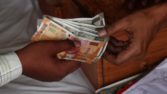 Rupee Plummets to File Low of 90.72 In opposition to Greenback Amidst Stalled India-US Commerce Deal