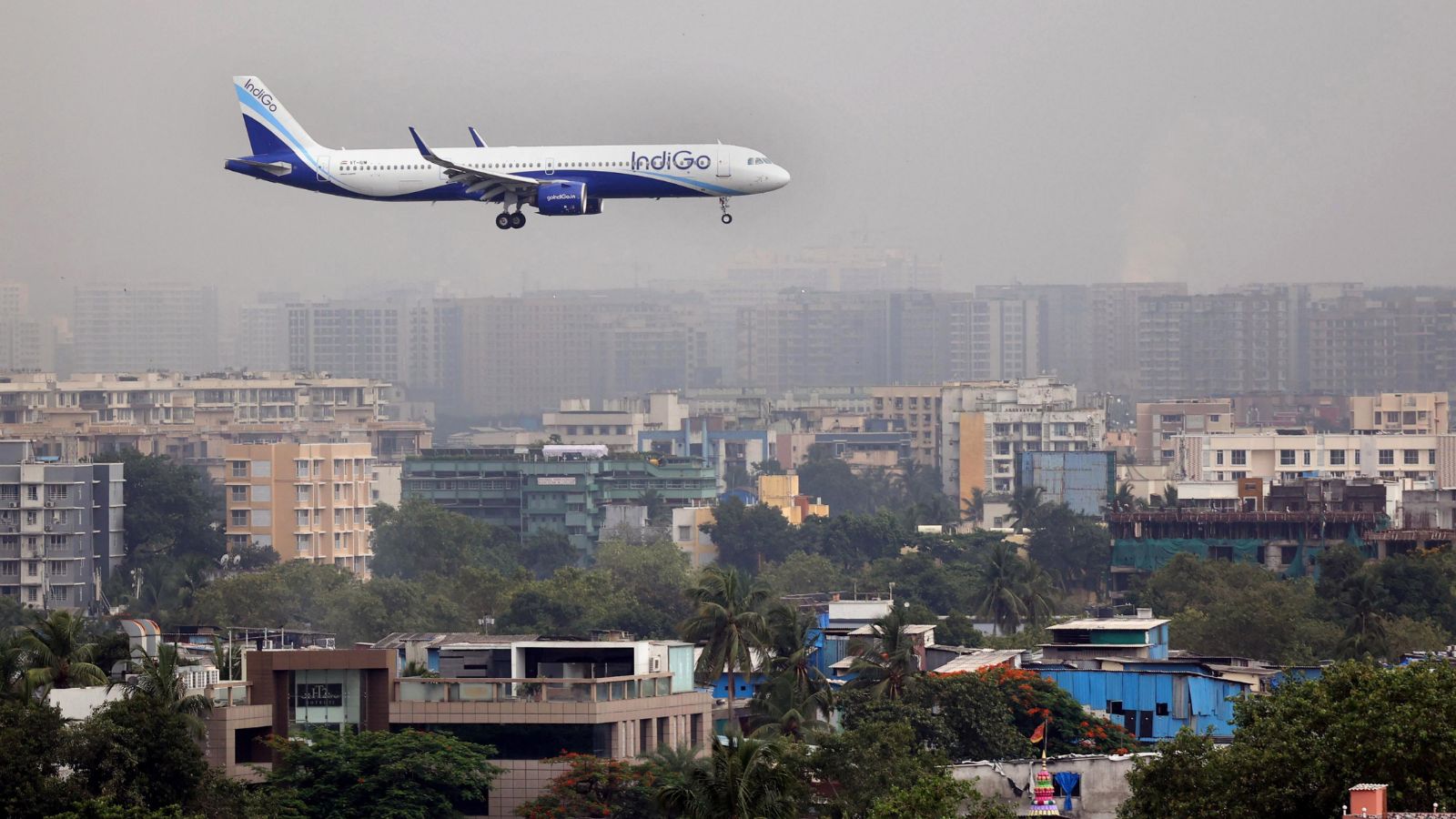 Authorities Directs IndiGo to Halve Flight Schedule Reductions Ordered by DGCA