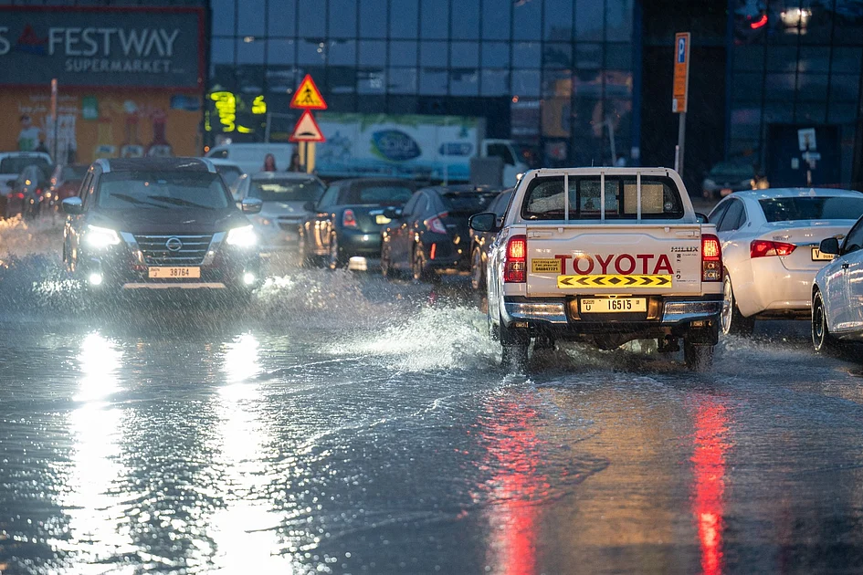 Dubai Police Warn Towards Seaside Visits As a result of Unstable Climate Situations