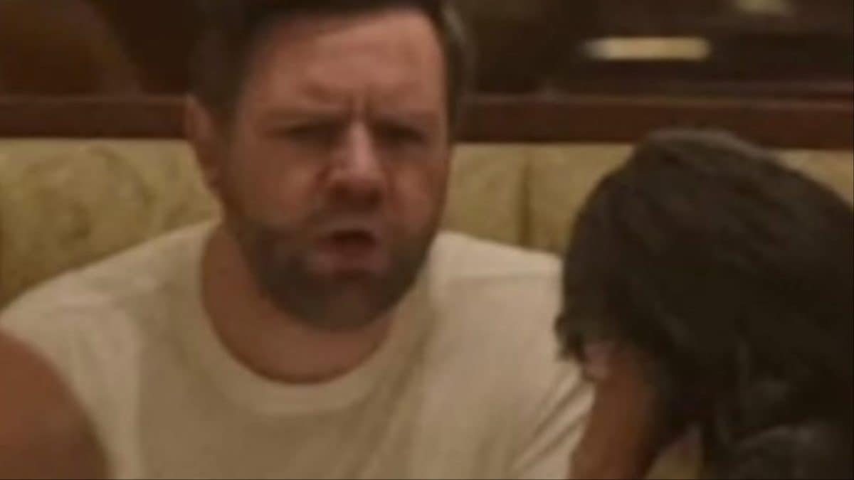 JD Vance’s Viral Photograph with Spouse Ignites Public Debate