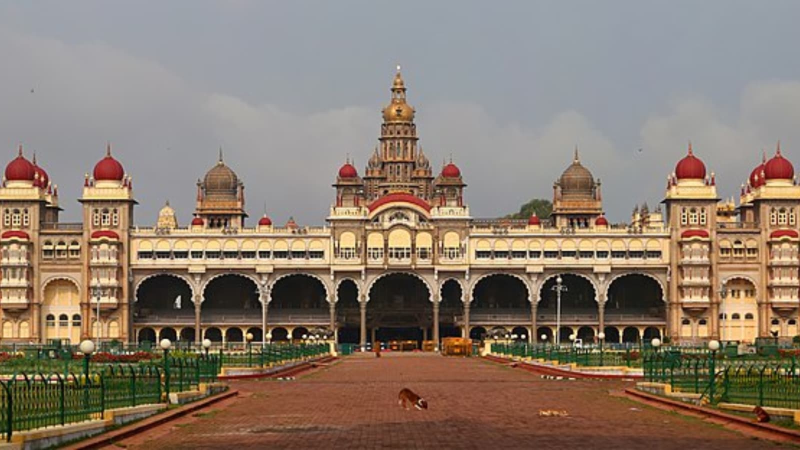 Explosion close to Mysuru’s Amba Vilas Palace Leaves One Useless, A number of Injured