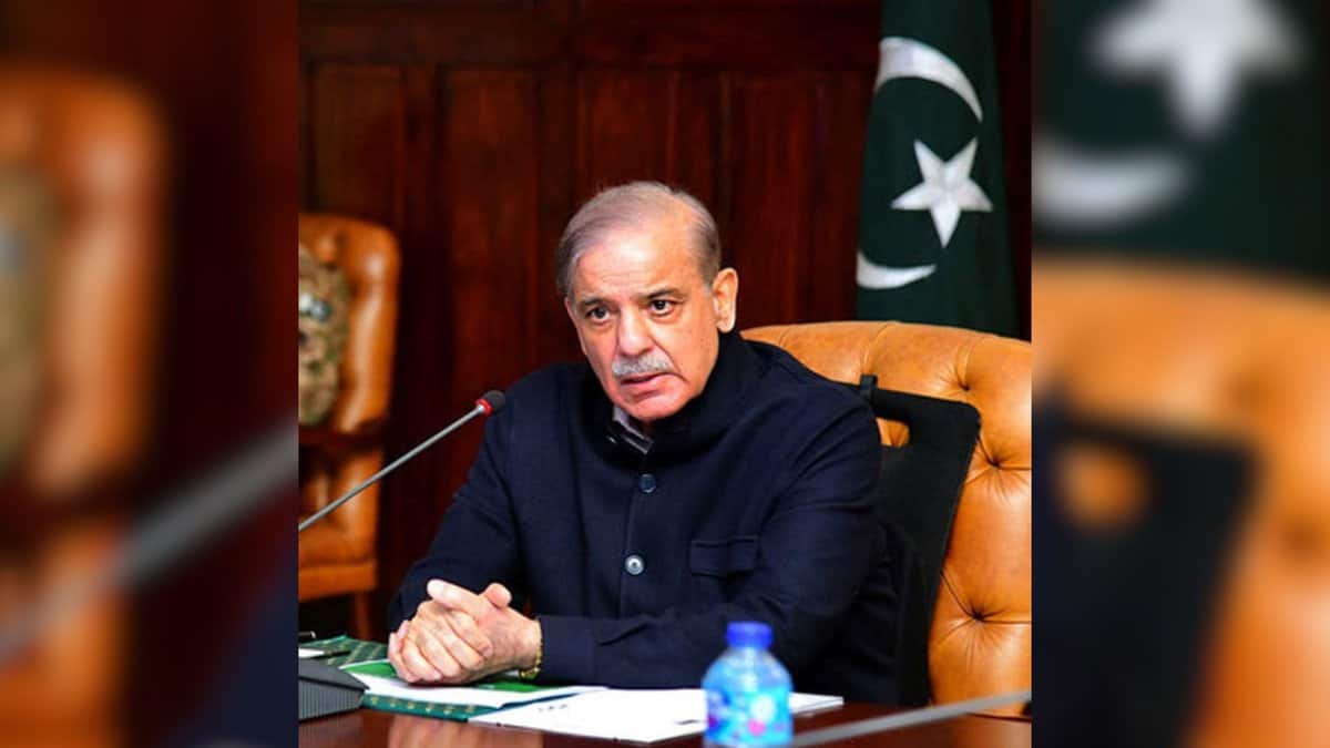 Pakistan PM Joins Putin-Erdogan Assembly Following 40-Minute Delay