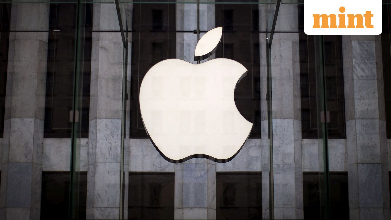 Apple Faces Executive Exodus as Key Leaders Depart Amid Leadership Challenges