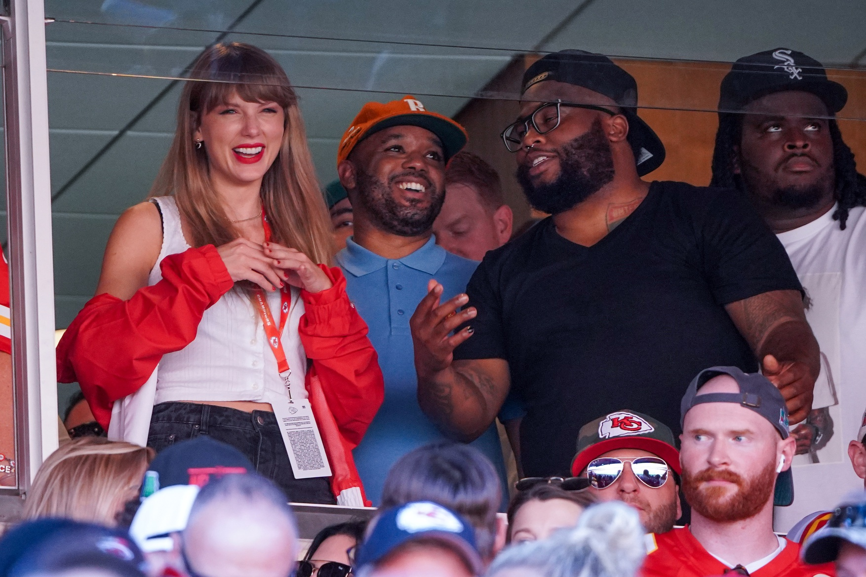 Exploring Taylor Swift’s Restricted Presence on Chiefs Broadcasts This Season