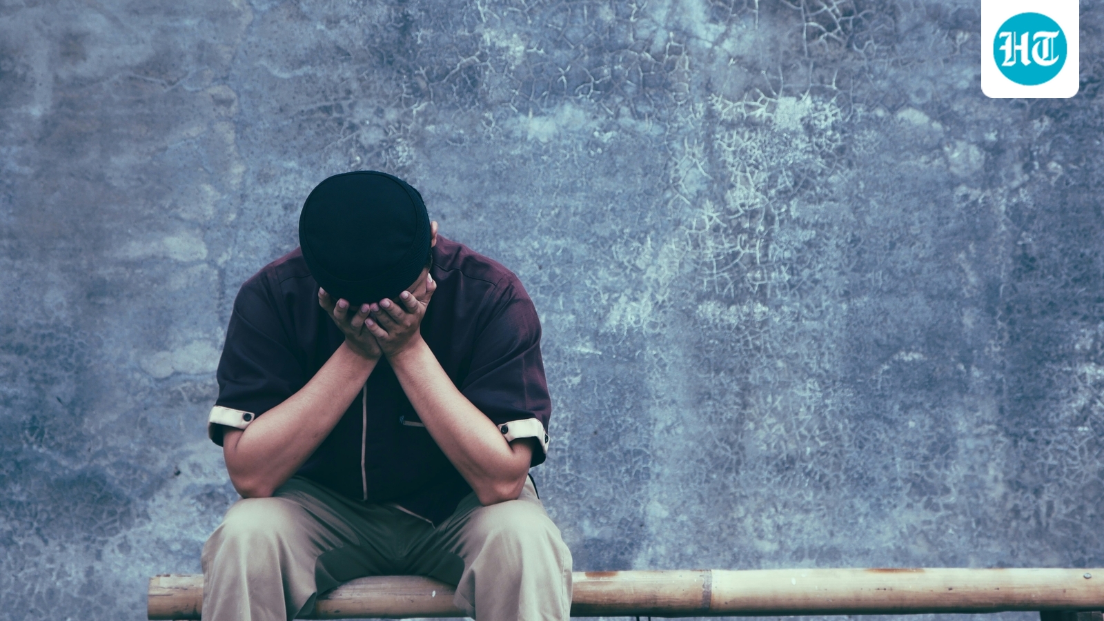 28-Year-Old Faces Backlash for Living with Parents