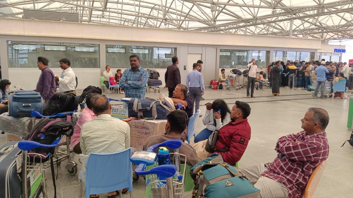 Hyderabad Airport Faces Over 500 IndiGo Flight Cancellations in Five Days