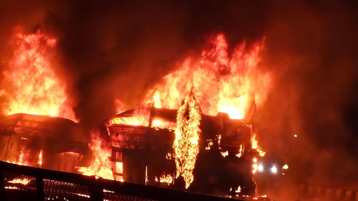 Chitradurga Tragedy: Deadly Collision Between Truck and Sleeper Bus Claims Lives