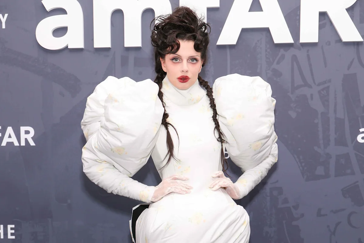 Julia Fox Shocks Followers with Second Daring Haircut of the 12 months