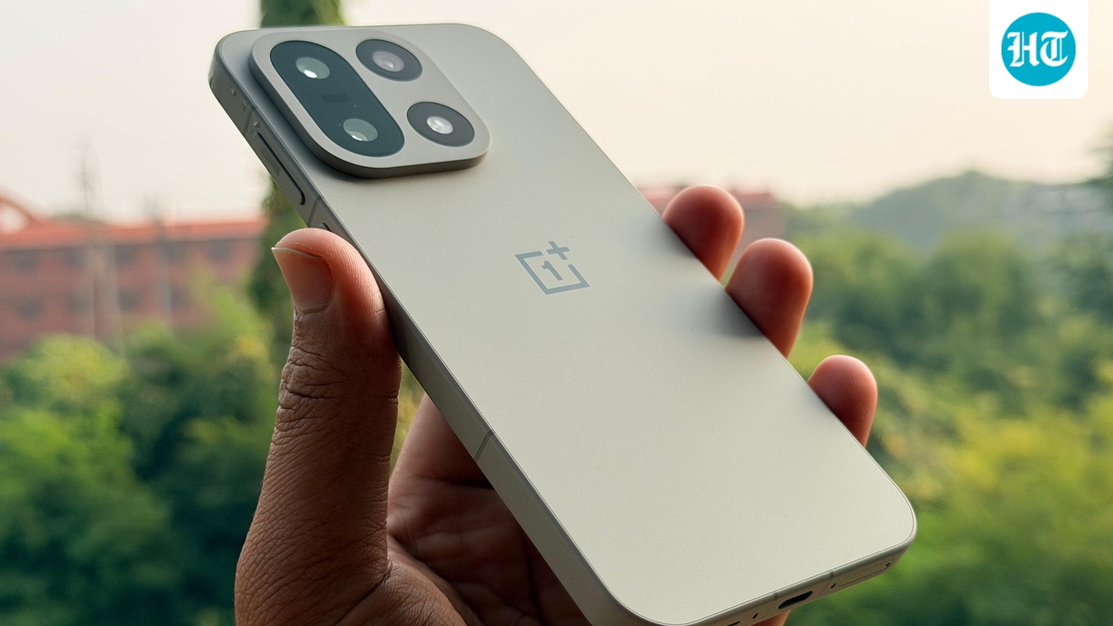 OnePlus Suspends AI Writer Feature Amid User Complaints