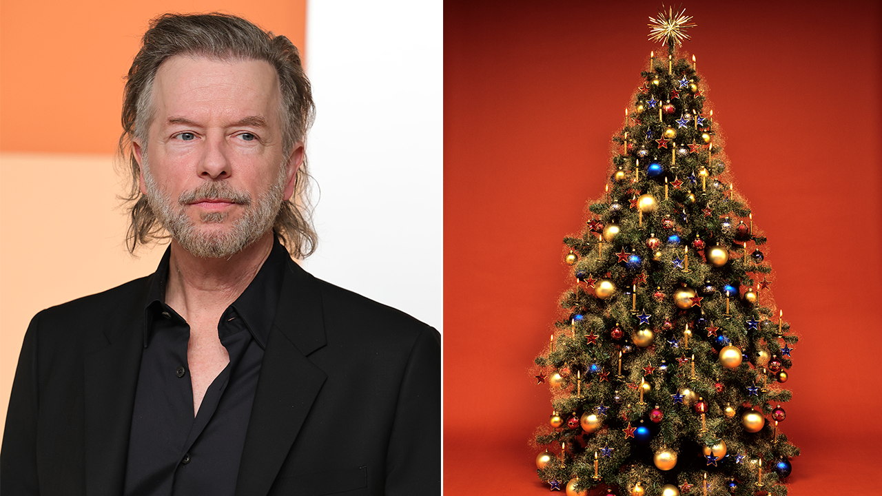 David Spade Criticizes Mall for Ignoring Christmas Spirit at Tree-Lighting Ceremony