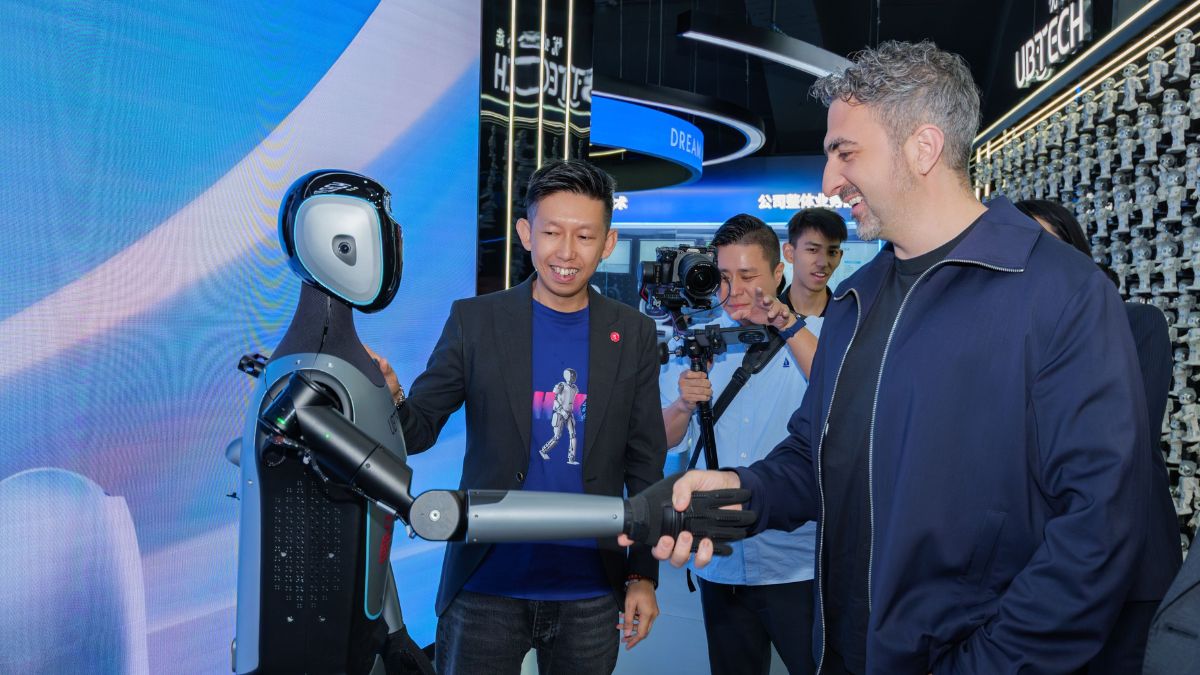 Microsoft AI CEO Hails Sam Altman as a Main Entrepreneur and Compares Elon Musk to a Bulldozer