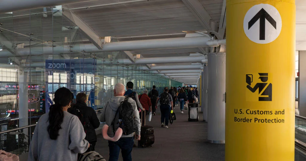 New U.S. Entry Necessities: 5 Years of Social Media Historical past for Vacationers from 42 International locations