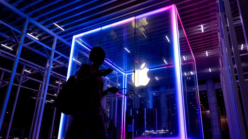 Unraveling Apple’s Recent Changes and Challenges