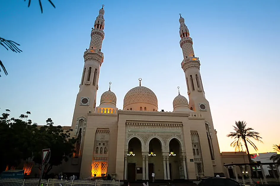 UAE Residents Regulate to New Friday Prayer Schedule Beginning January 2