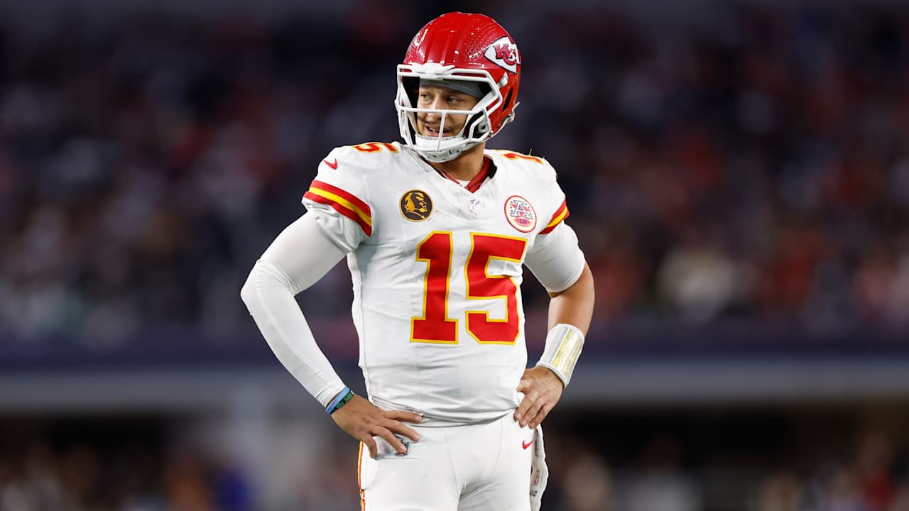 Bears Eye NFC Top Seed as Chiefs Face Playoff Uncertainty