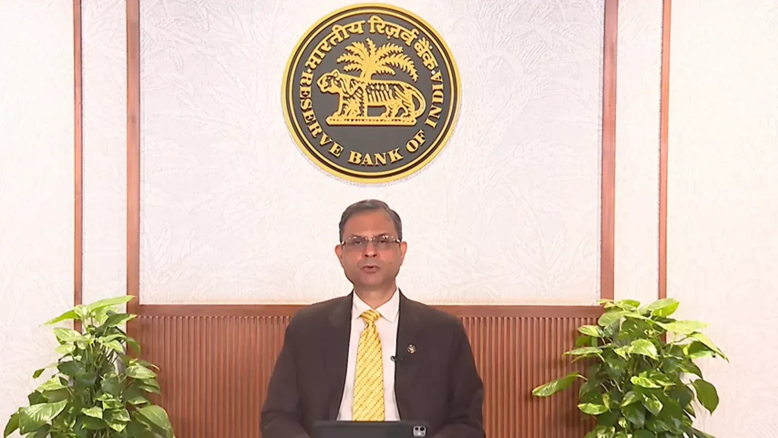 RBI Governor Calls on Banks to Transmit Curiosity Charge Reductions to Customers