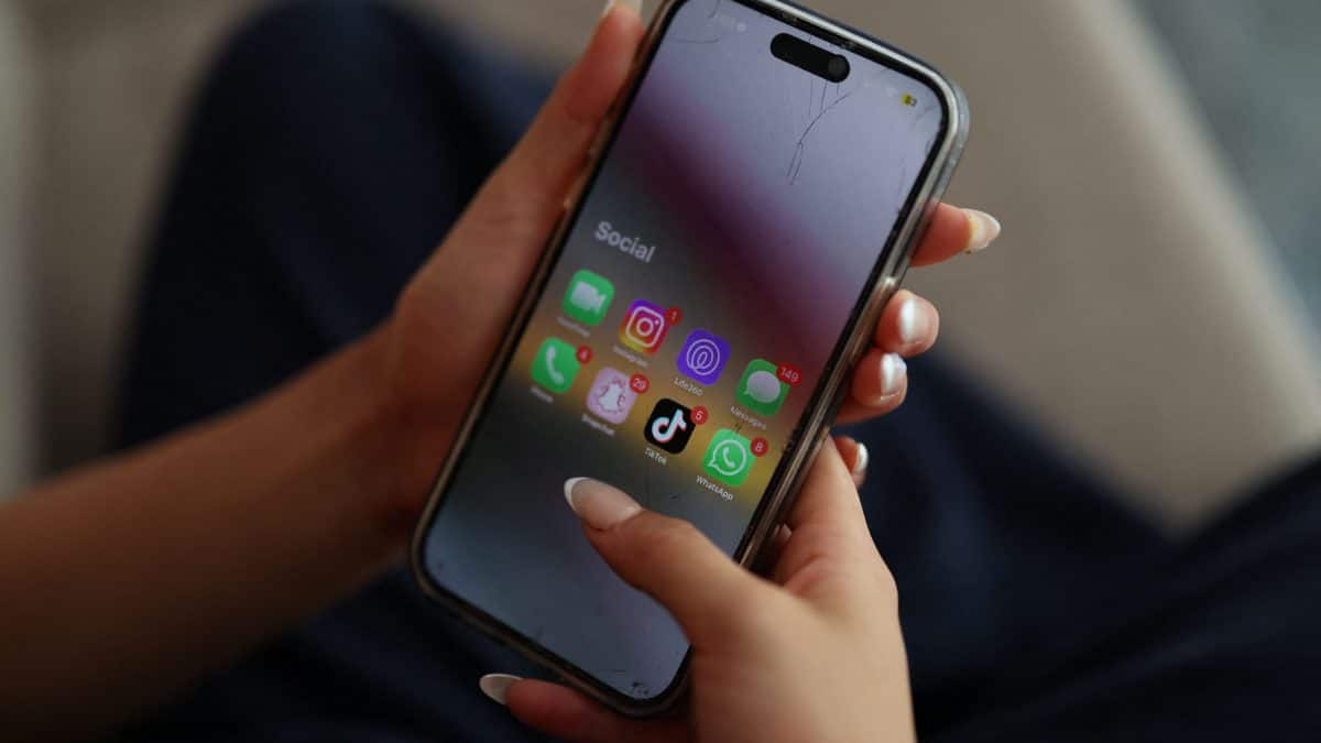 How Your Social Media Historical past Can Have an effect on U.S. Entry