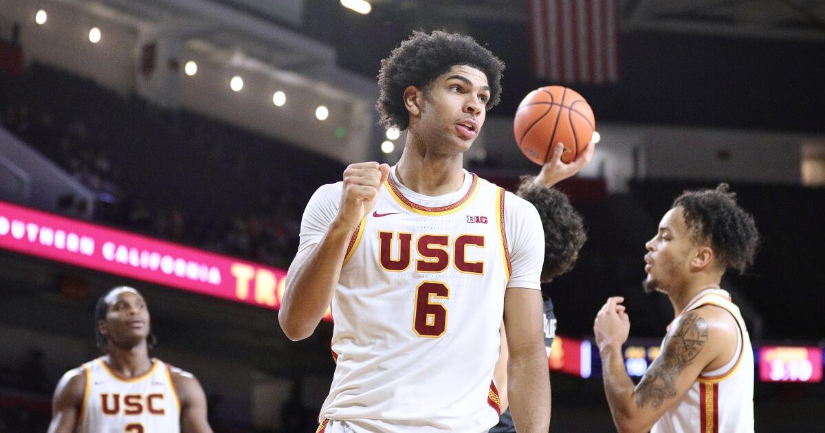 Jacob Cofie Leads USC to Victory Over Washington State