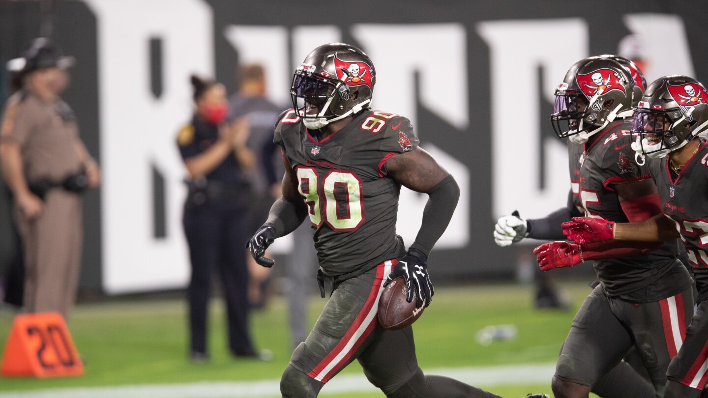 Jason Pierre-Paul Joins Buccaneers’ Apply Squad